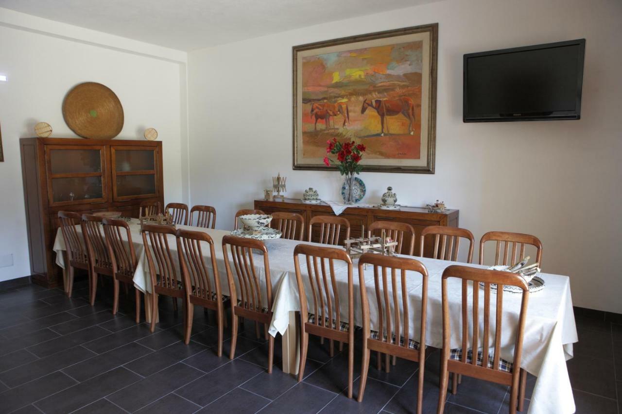 Agriturismo Amici Càbras Eksteriør bilde